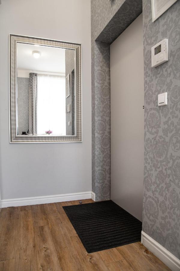 Househost Apartment :Zacisze Street Kraków Eksteriør billede